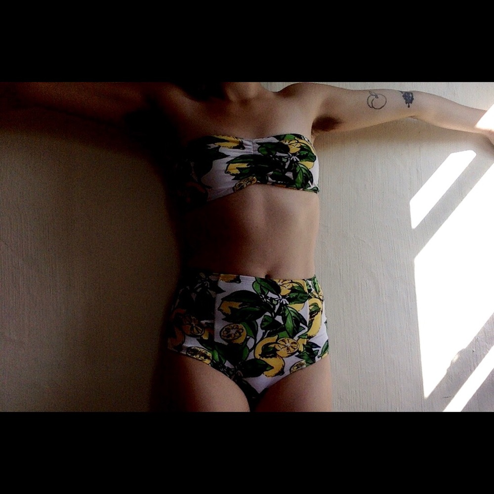 High waisted lemon bikini